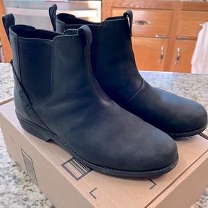 Teva Waterproof Women's Boot Mid Ellery Pull On, black, size 9